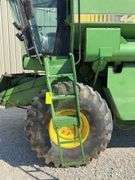 John Deere 4425 combine