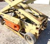 JLG 2646ES electric scissor lift