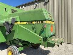 John Deere 4425 combine