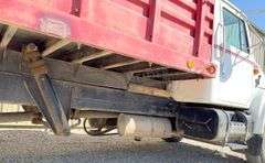 1991 International 4900 grain truck