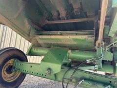 John Deere 4425 combine