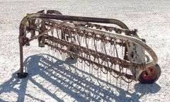 Ferguson 3-pt. PTO drive side delivery hay rake