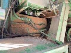 John Deere 4425 combine