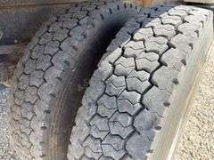 1991 International 4900 grain truck