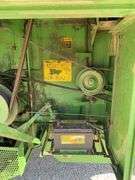 John Deere 4425 combine