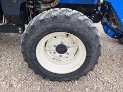 New Holland TC45DA 4x4 tractor w/ loader