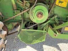 John Deere 4425 combine
