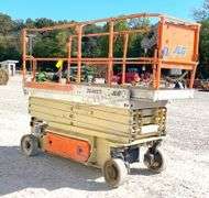 JLG 2646ES electric scissor lift