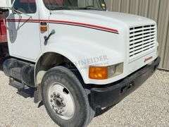 1991 International 4900 grain truck