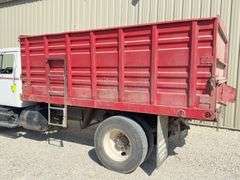 1991 International 4900 grain truck