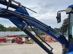 New Holland TC45DA 4x4 tractor w/ loader