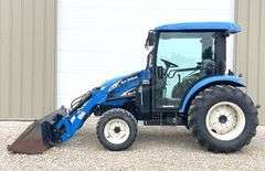 New Holland TC45DA 4x4 tractor w/ loader