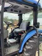 New Holland TC45DA 4x4 tractor w/ loader