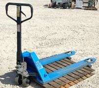 Uline H-3763 4,400 lb. pallet jack