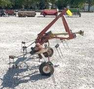 Hesston 3710 2 basket 3-pt. tedder