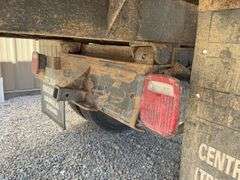 1991 International 4900 grain truck