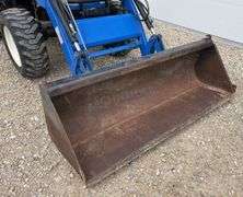 New Holland TC45DA 4x4 tractor w/ loader