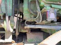 John Deere 4425 combine