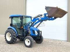 New Holland TC45DA 4x4 tractor w/ loader