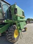 John Deere 4425 combine