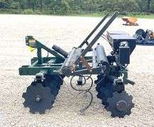 Unused Plotmaster 6' 3-pt. food plot disc seeder, from the estate of Dr ...