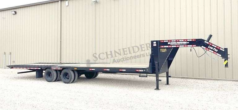2025 T&B Welding EZ-Haul 30' flatbed trailer w/ hydraulic dovetail