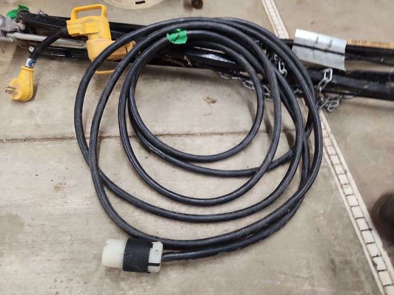 Camco powergrip 30 amp 120V Camper RV Extension Cord. Tripod 5th wheel Stabilizer Jack.