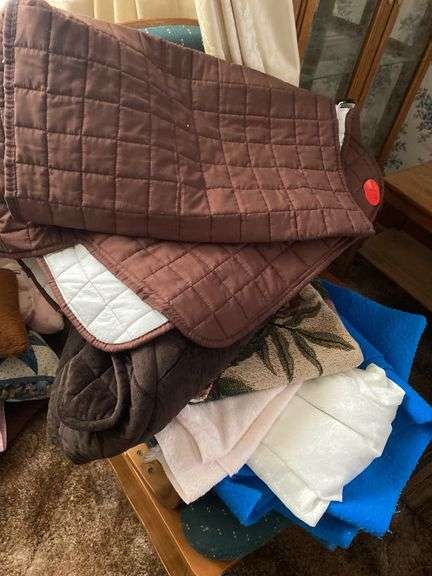 Throws blankets towel