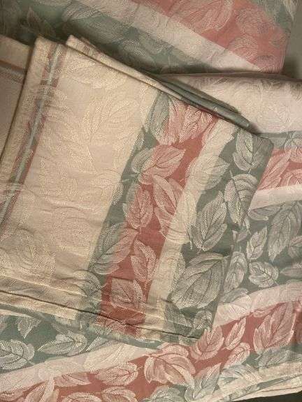 Cloth Table cloths and napkins