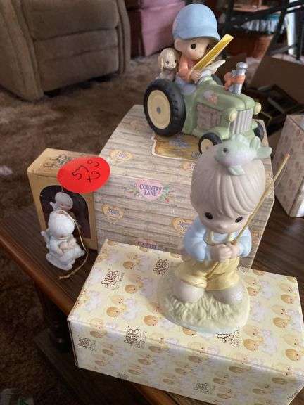 PRECIOUS moments and country Lane figurines