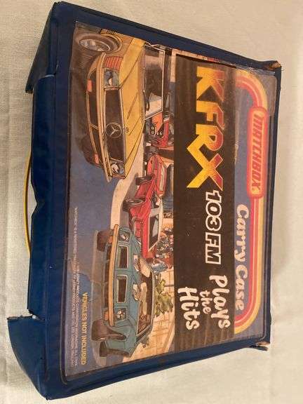 Matchbox carry case and cars, toys
