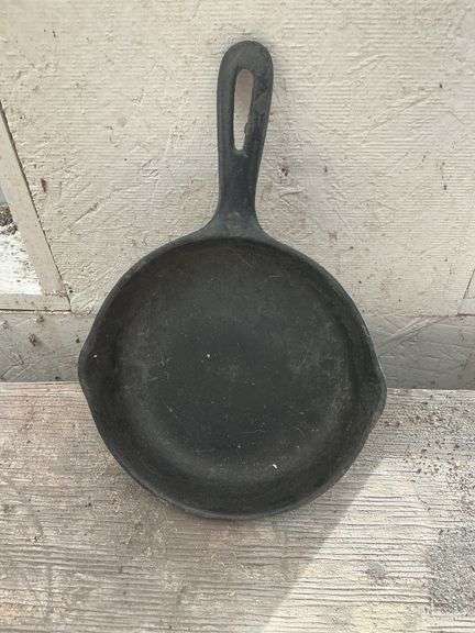Wagner Ware 6.5 in cast iron skillet