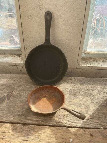 Wagner 8 in cast iron skillet, 6 in cast iron skillet.