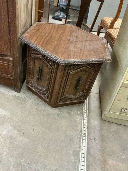 faux wood in table