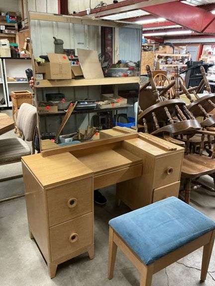 Oak dresser with a mirror