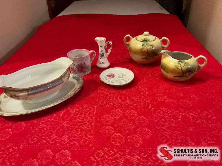 Decorative Porcelain Pieces