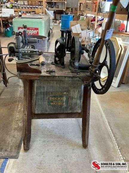 Decker Railman antique hand cranked Washing Machine
