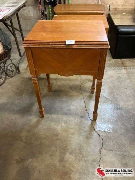 Wood Sewing Table with Machine