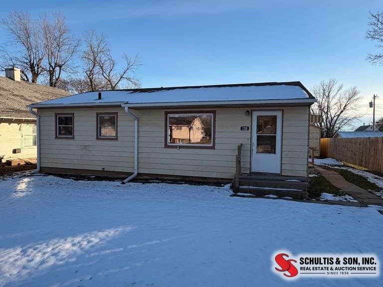 GREENWOOD REAL ESTATE AUCTION - FAIRBURY, NE