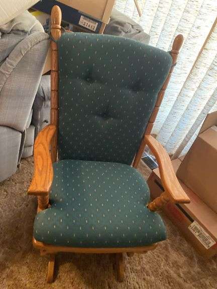 GLIDER ROCKER CHAIR
