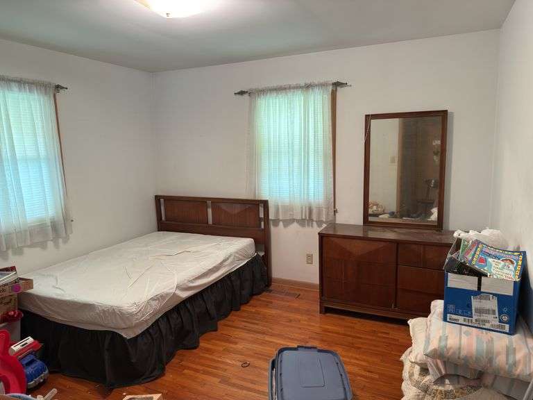 Bedroom set