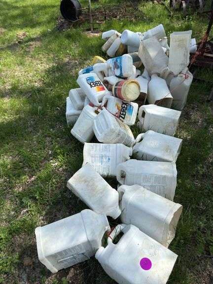 Garden jug insulators