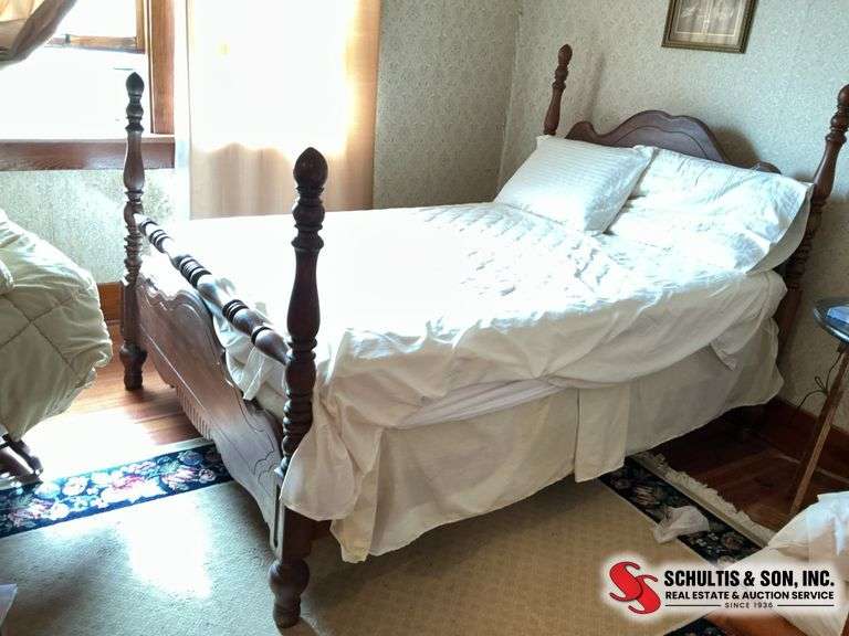 4 poster bed head board. Base board