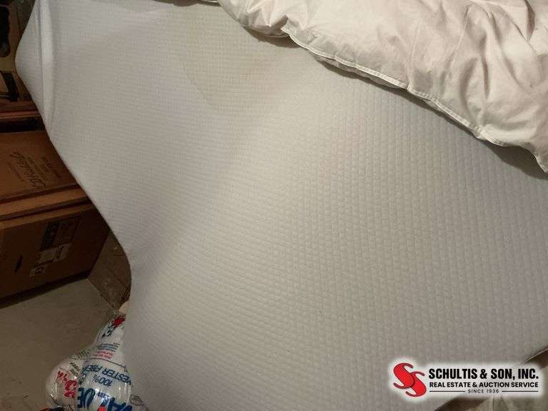 downfi￼lled pillow bed topper, and one foam pillow bed topper for full beds