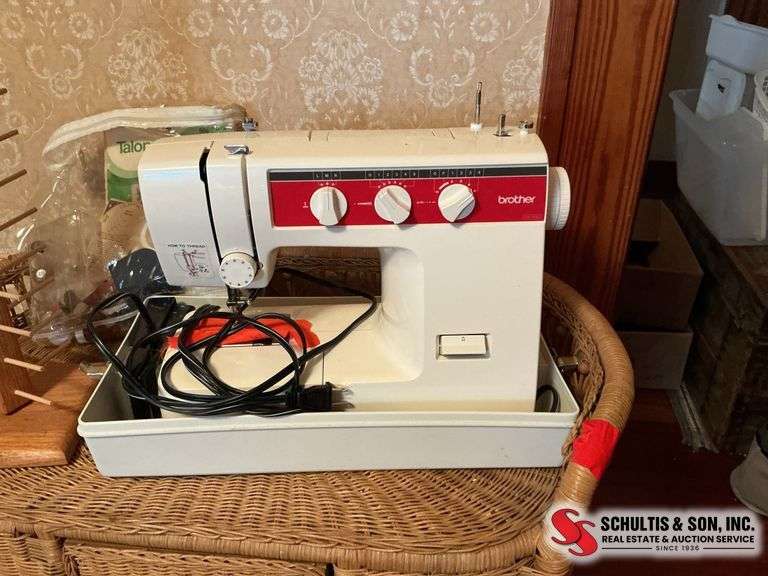 Brother sewing machine with case and essentials ￼