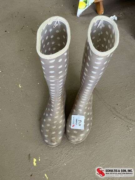 Rubber garden boots size 10