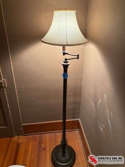 Floor lamp and 3 extra shades