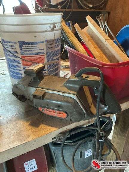 Black and Decker 24 inch belt sander, works - SCHULTIS & SON, INC.