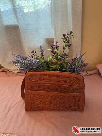 Leather purse display