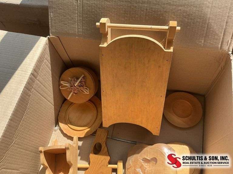 different shaped wood items that can be painted ￼ and used for crafts ￼￼